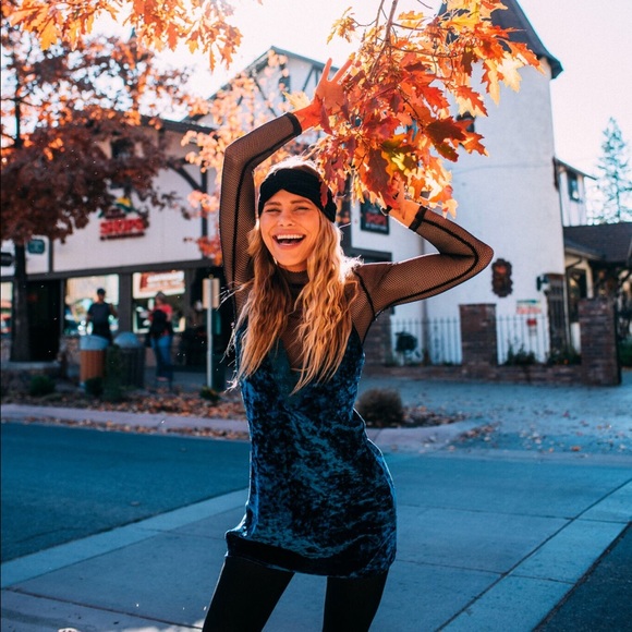 Royal blue crushed velvet dress - Picture 5 of 8